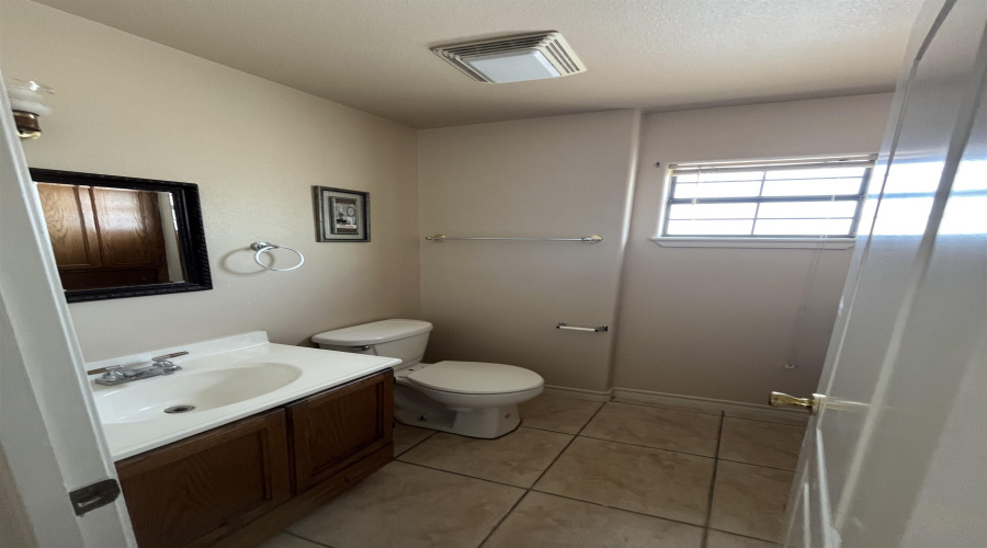 2803 Bayard St, Laredo, Texas 78046-8259, 2 Bedrooms Bedrooms, 4 Rooms Rooms,1 BathroomBathrooms,Residential,For Rent,2803 Bayard St,20261834