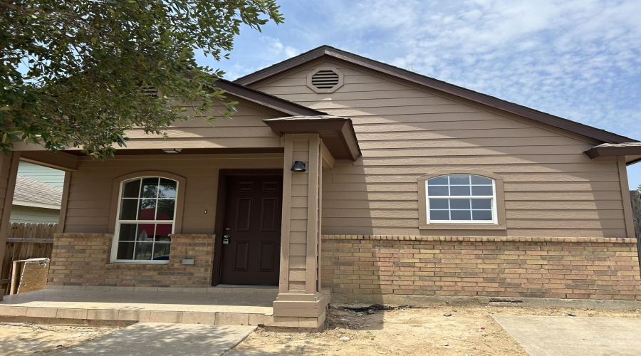4740 Loma Vista Dr, Laredo, Texas 78046, 3 Bedrooms Bedrooms, 6 Rooms Rooms,2 BathroomsBathrooms,Residential,For Rent,4740 Loma Vista Dr,20261835