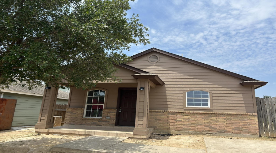 4740 Loma Vista Dr, Laredo, Texas 78046, 3 Bedrooms Bedrooms, 6 Rooms Rooms,2 BathroomsBathrooms,Residential,For Rent,4740 Loma Vista Dr,20261835