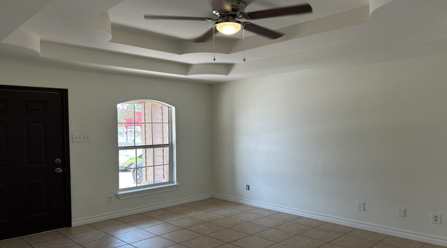 4740 Loma Vista Dr, Laredo, Texas 78046, 3 Bedrooms Bedrooms, 6 Rooms Rooms,2 BathroomsBathrooms,Residential,For Rent,4740 Loma Vista Dr,20261835