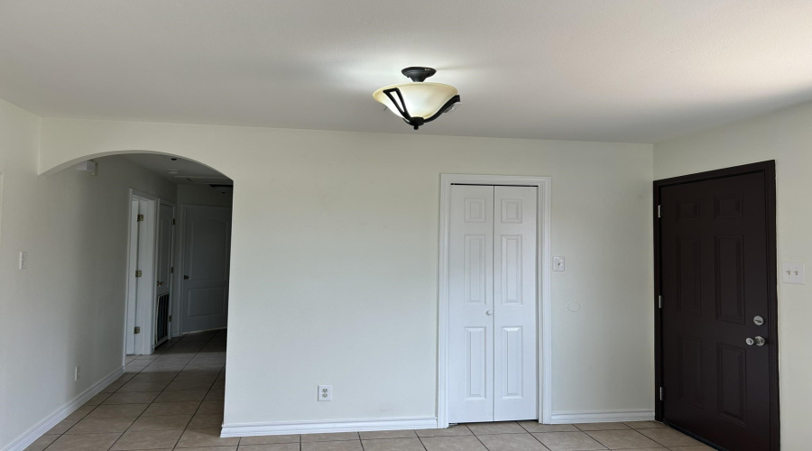 4740 Loma Vista Dr, Laredo, Texas 78046, 3 Bedrooms Bedrooms, 6 Rooms Rooms,2 BathroomsBathrooms,Residential,For Rent,4740 Loma Vista Dr,20261835