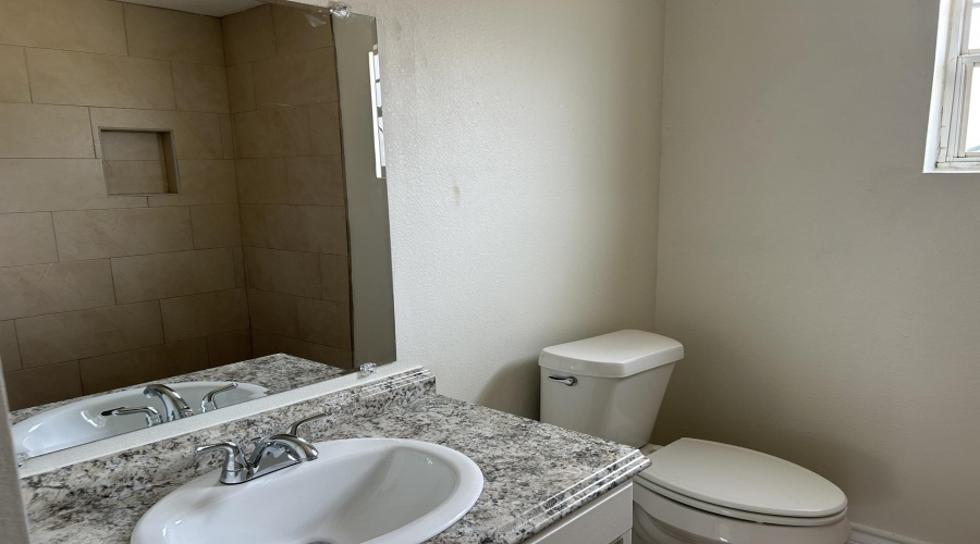 4740 Loma Vista Dr, Laredo, Texas 78046, 3 Bedrooms Bedrooms, 6 Rooms Rooms,2 BathroomsBathrooms,Residential,For Rent,4740 Loma Vista Dr,20261835