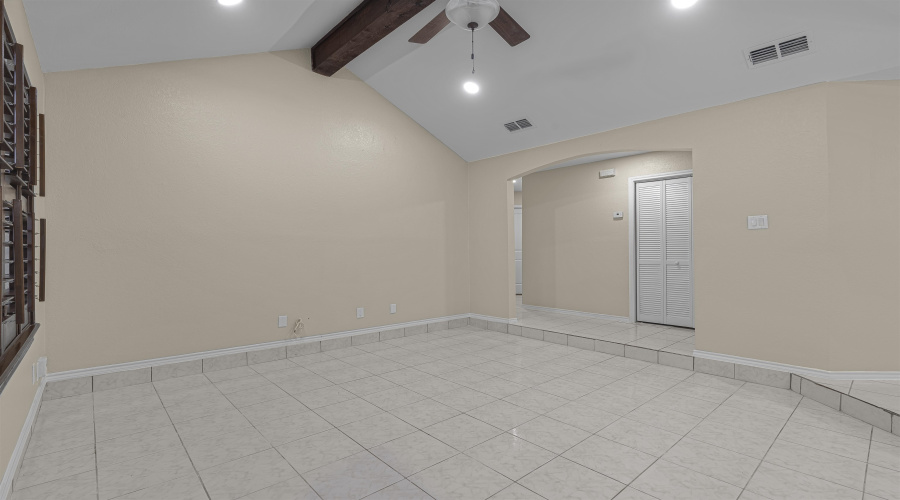 8912 Liberty Lp, Laredo, Texas 78045, 3 Bedrooms Bedrooms, 6 Rooms Rooms,2 BathroomsBathrooms,Residential,For Sale,8912 Liberty Lp,20261836