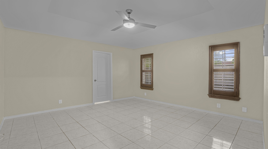 8912 Liberty Lp, Laredo, Texas 78045, 3 Bedrooms Bedrooms, 6 Rooms Rooms,2 BathroomsBathrooms,Residential,For Sale,8912 Liberty Lp,20261836