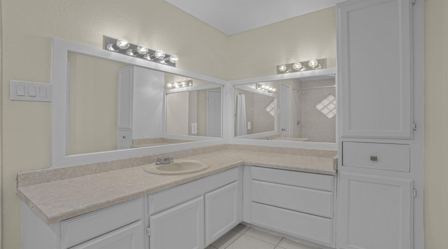 8912 Liberty Lp, Laredo, Texas 78045, 3 Bedrooms Bedrooms, 6 Rooms Rooms,2 BathroomsBathrooms,Residential,For Sale,8912 Liberty Lp,20261836