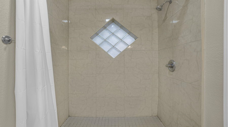 8912 Liberty Lp, Laredo, Texas 78045, 3 Bedrooms Bedrooms, 6 Rooms Rooms,2 BathroomsBathrooms,Residential,For Sale,8912 Liberty Lp,20261836