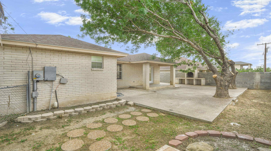 8912 Liberty Lp, Laredo, Texas 78045, 3 Bedrooms Bedrooms, 6 Rooms Rooms,2 BathroomsBathrooms,Residential,For Sale,8912 Liberty Lp,20261836