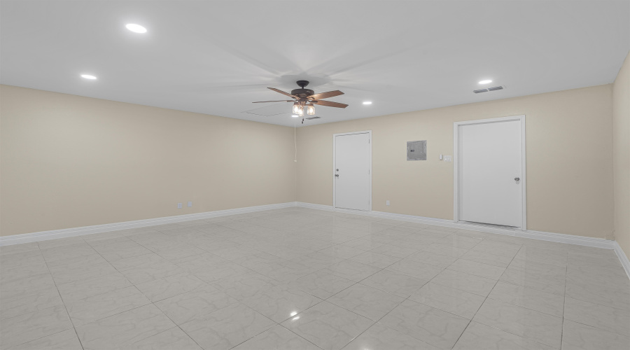 8912 Liberty Lp, Laredo, Texas 78045, 3 Bedrooms Bedrooms, 6 Rooms Rooms,2 BathroomsBathrooms,Residential,For Sale,8912 Liberty Lp,20261836