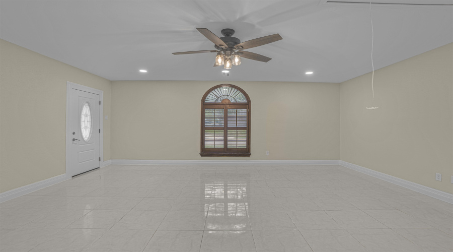 8912 Liberty Lp, Laredo, Texas 78045, 3 Bedrooms Bedrooms, 6 Rooms Rooms,2 BathroomsBathrooms,Residential,For Sale,8912 Liberty Lp,20261836