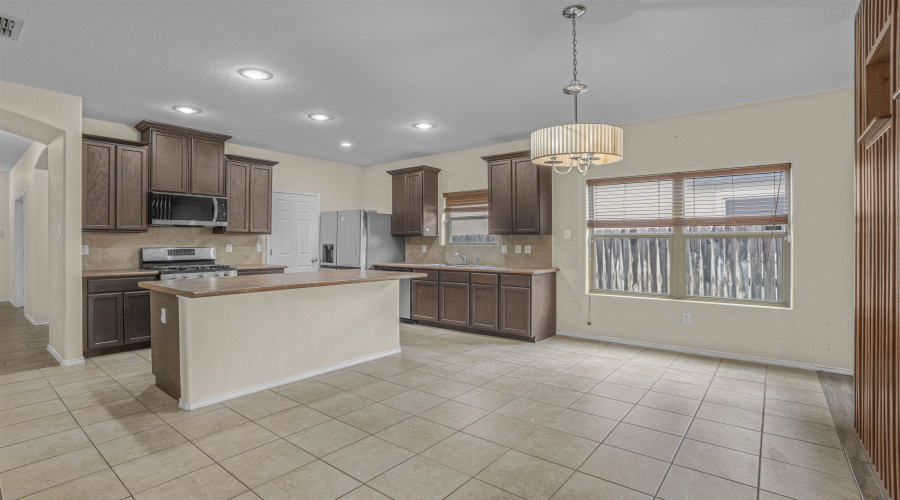 326 Sabal Loop, LAREDO, Texas 78045, 3 Bedrooms Bedrooms, 7 Rooms Rooms,2 BathroomsBathrooms,Residential,For Rent,326 Sabal Loop,20261851