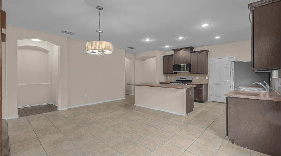 326 Sabal Loop, LAREDO, Texas 78045, 3 Bedrooms Bedrooms, 7 Rooms Rooms,2 BathroomsBathrooms,Residential,For Rent,326 Sabal Loop,20261851