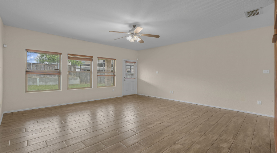 326 Sabal Loop, LAREDO, Texas 78045, 3 Bedrooms Bedrooms, 7 Rooms Rooms,2 BathroomsBathrooms,Residential,For Rent,326 Sabal Loop,20261851