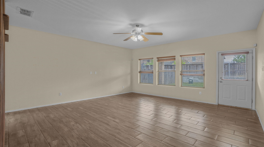 326 Sabal Loop, LAREDO, Texas 78045, 3 Bedrooms Bedrooms, 7 Rooms Rooms,2 BathroomsBathrooms,Residential,For Rent,326 Sabal Loop,20261851