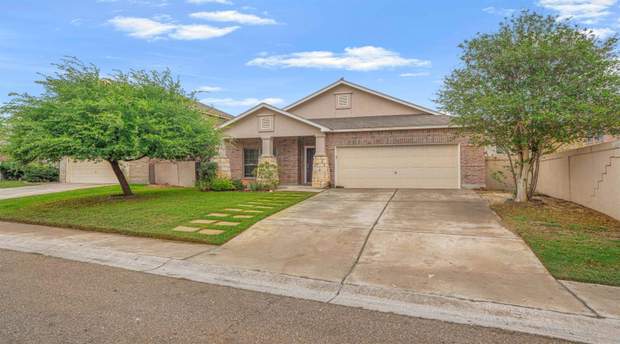 326 Sabal Loop, LAREDO, Texas 78045, 3 Bedrooms Bedrooms, 7 Rooms Rooms,2 BathroomsBathrooms,Residential,For Rent,326 Sabal Loop,20261851