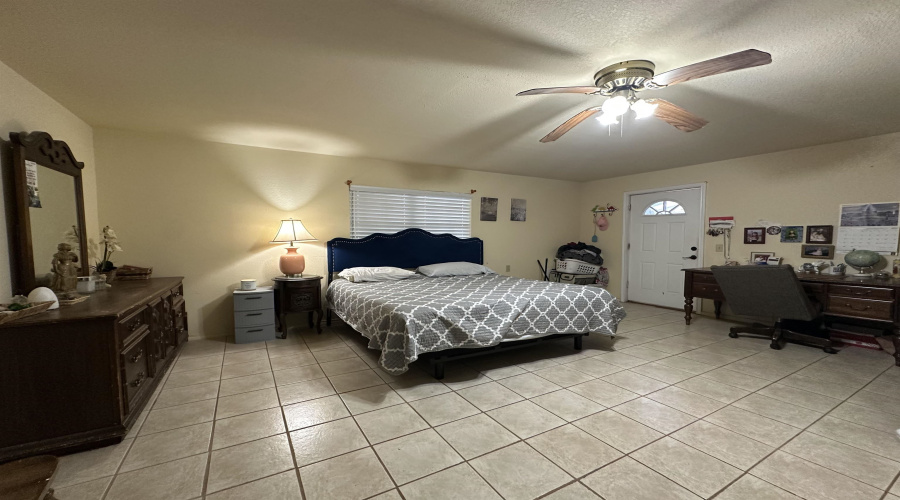 1813 N 1st. St., Zapata, Texas 78076, 3 Bedrooms Bedrooms, 6 Rooms Rooms,3 BathroomsBathrooms,Residential,For Sale,1813 N 1st. St.,20261852