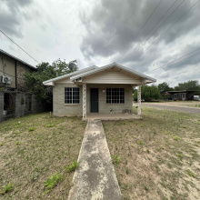 1813 N 1st. St., Zapata, Texas 78076, 3 Bedrooms Bedrooms, 6 Rooms Rooms,3 BathroomsBathrooms,Residential,For Sale,1813 N 1st. St.,20261852