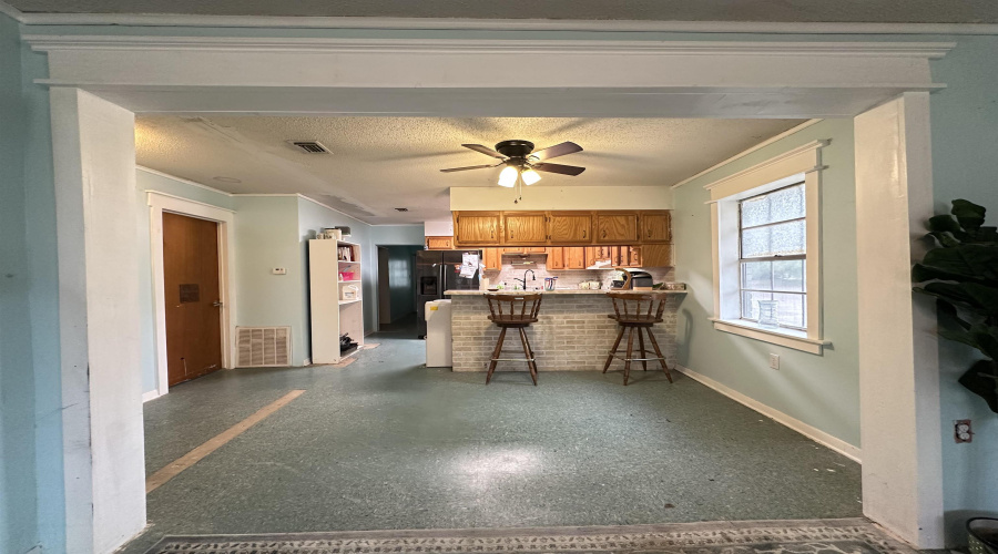 1813 N 1st. St., Zapata, Texas 78076, 3 Bedrooms Bedrooms, 6 Rooms Rooms,3 BathroomsBathrooms,Residential,For Sale,1813 N 1st. St.,20261852