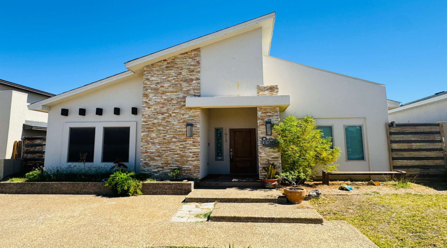 1613 Tabasco Dr, laredo, Texas 78046, 3 Bedrooms Bedrooms, 5 Rooms Rooms,2 BathroomsBathrooms,Residential,For Sale,1613 Tabasco Dr,20261853