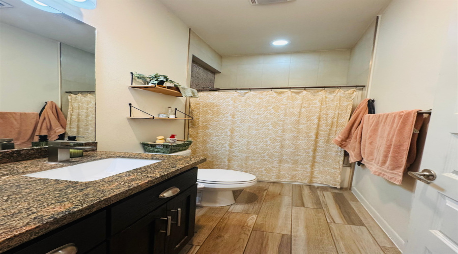 1613 Tabasco Dr, laredo, Texas 78046, 3 Bedrooms Bedrooms, 5 Rooms Rooms,2 BathroomsBathrooms,Residential,For Sale,1613 Tabasco Dr,20261853