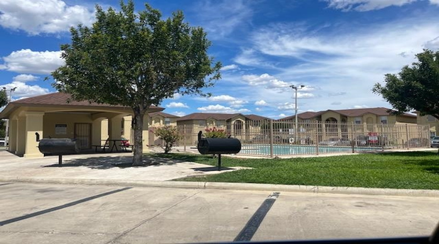 9804 Cantera Ct, LAREDO, Texas 78045, 3 Bedrooms Bedrooms, 6 Rooms Rooms,2 BathroomsBathrooms,Residential,For Rent,9804 Cantera Ct,20261855