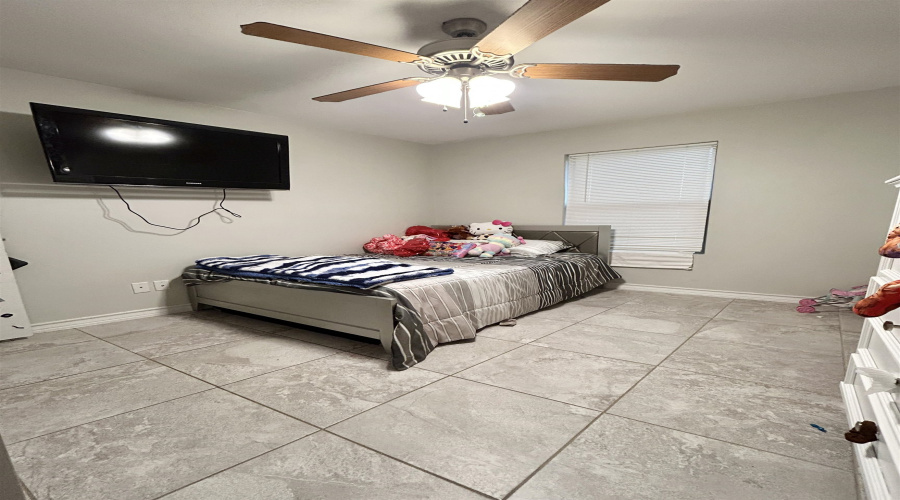 3530 Celso Cavazos Rd., Laredo, Texas 78046, 3 Bedrooms Bedrooms, 5 Rooms Rooms,2 BathroomsBathrooms,Residential,For Sale,3530 Celso Cavazos Rd.,20261860