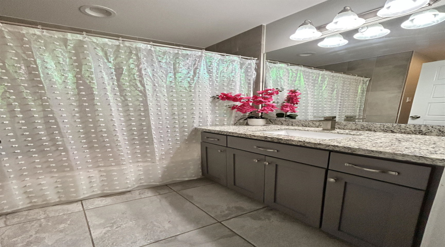 3530 Celso Cavazos Rd., Laredo, Texas 78046, 3 Bedrooms Bedrooms, 5 Rooms Rooms,2 BathroomsBathrooms,Residential,For Sale,3530 Celso Cavazos Rd.,20261860