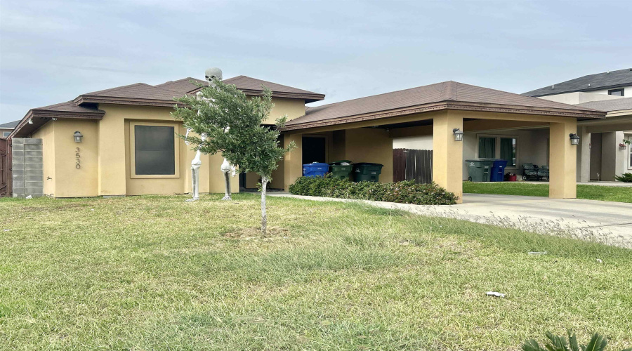 3530 Celso Cavazos Rd., Laredo, Texas 78046, 3 Bedrooms Bedrooms, 5 Rooms Rooms,2 BathroomsBathrooms,Residential,For Sale,3530 Celso Cavazos Rd.,20261860