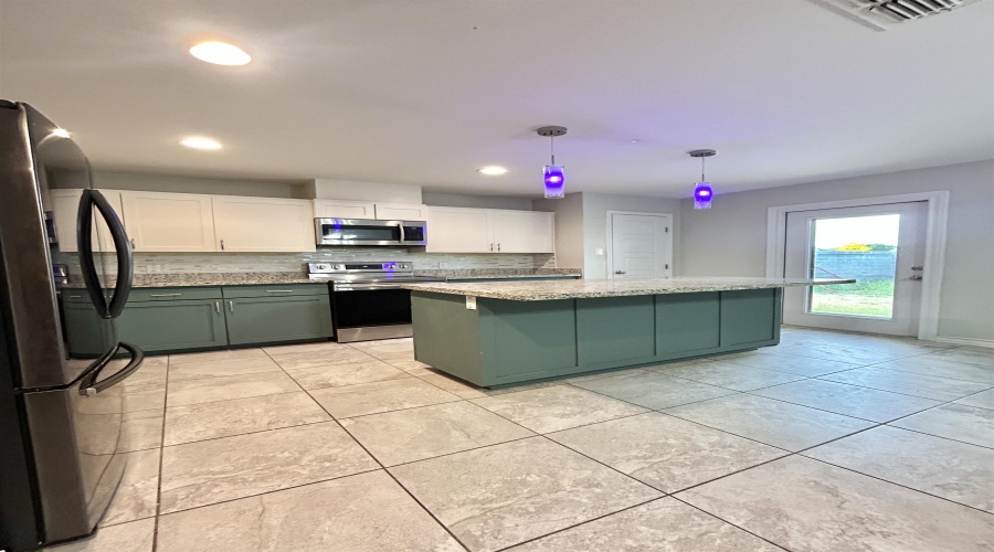3530 Celso Cavazos Rd., Laredo, Texas 78046, 3 Bedrooms Bedrooms, 5 Rooms Rooms,2 BathroomsBathrooms,Residential,For Sale,3530 Celso Cavazos Rd.,20261860