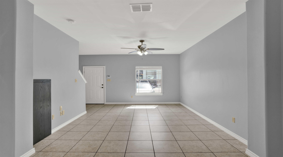 401 International Blvd, Laredo, Texas 78045, 1 Bedroom Bedrooms, 1 Room Rooms,1 BathroomBathrooms,Residential,For Rent,401 International Blvd,20261840