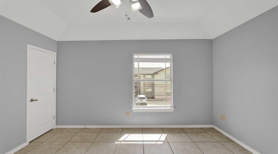 401 International Blvd, Laredo, Texas 78045, 1 Bedroom Bedrooms, 1 Room Rooms,1 BathroomBathrooms,Residential,For Rent,401 International Blvd,20261840