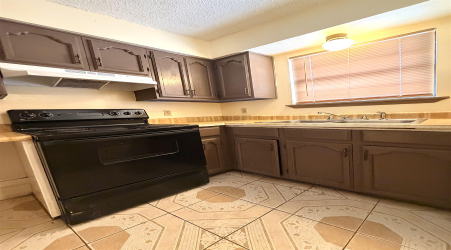 5300 Cypress Dr, Laredo, Texas 78041, 2 Bedrooms Bedrooms, 3 Rooms Rooms,1 BathroomBathrooms,Residential,For Sale,5300 Cypress Dr,20261841