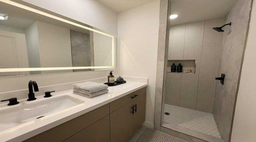 1007 Yellow Birch Dr., LAREDO, Texas 78045, 3 Bedrooms Bedrooms, 7 Rooms Rooms,2 BathroomsBathrooms,Residential,For Sale,1007 Yellow Birch Dr.,20261842