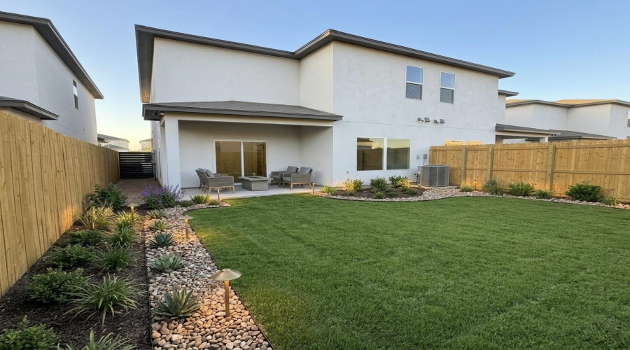 1007 Yellow Birch Dr., LAREDO, Texas 78045, 3 Bedrooms Bedrooms, 7 Rooms Rooms,2 BathroomsBathrooms,Residential,For Sale,1007 Yellow Birch Dr.,20261842