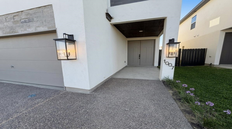 1007 Yellow Birch Dr., LAREDO, Texas 78045, 3 Bedrooms Bedrooms, 7 Rooms Rooms,2 BathroomsBathrooms,Residential,For Sale,1007 Yellow Birch Dr.,20261842