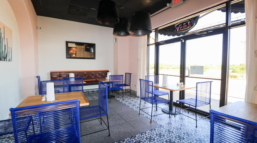 401 Shiloh Dr, Laredo, Texas 78045, 1 Room Rooms,4 BathroomsBathrooms,Commercial retail/office,For Rent,401 Shiloh Dr,20261863