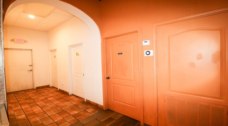 401 Shiloh Dr, Laredo, Texas 78045, 1 Room Rooms,4 BathroomsBathrooms,Commercial retail/office,For Rent,401 Shiloh Dr,20261863