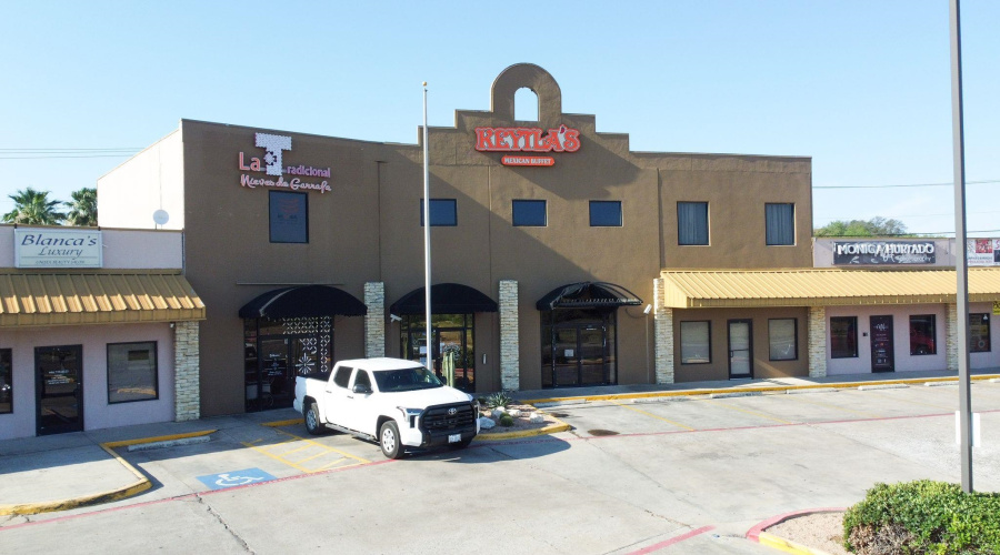 401 Shiloh Dr, Laredo, Texas 78045, 1 Room Rooms,4 BathroomsBathrooms,Commercial retail/office,For Rent,401 Shiloh Dr,20261863