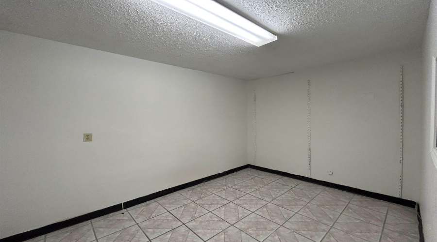 1506 Lafayette St, Laredo, Texas 78041, 1 Room Rooms,2 BathroomsBathrooms,Commercial retail/office,For Sale,1506 Lafayette St,20261864