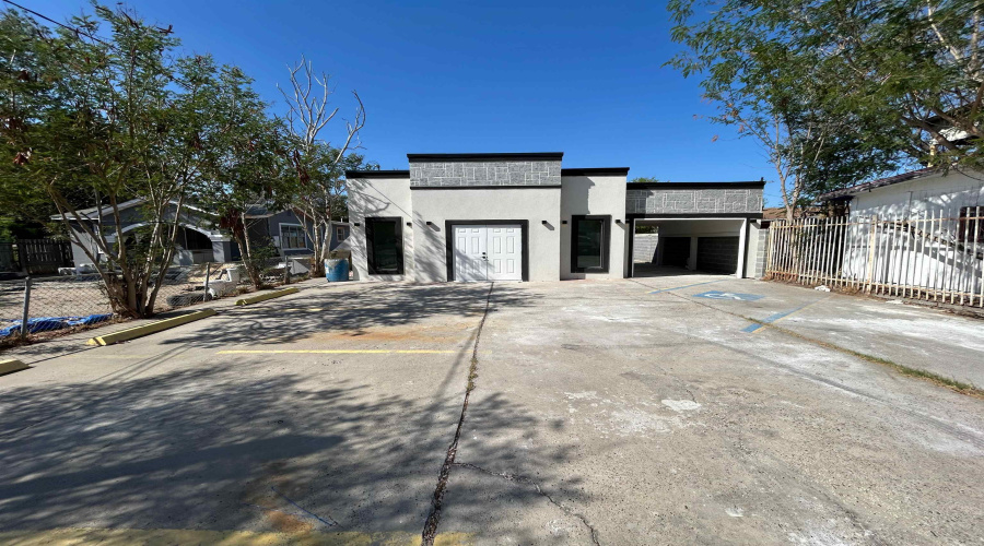 1506 Lafayette St, Laredo, Texas 78041, 1 Room Rooms,2 BathroomsBathrooms,Commercial retail/office,For Sale,1506 Lafayette St,20261864