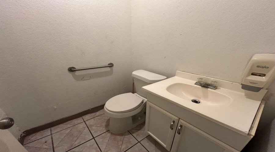 1506 Lafayette St, Laredo, Texas 78041, 1 Room Rooms,2 BathroomsBathrooms,Commercial retail/office,For Sale,1506 Lafayette St,20261864