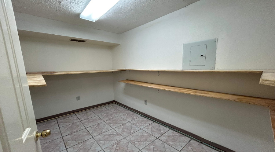 1506 Lafayette St, Laredo, Texas 78041, 1 Room Rooms,2 BathroomsBathrooms,Commercial retail/office,For Sale,1506 Lafayette St,20261864