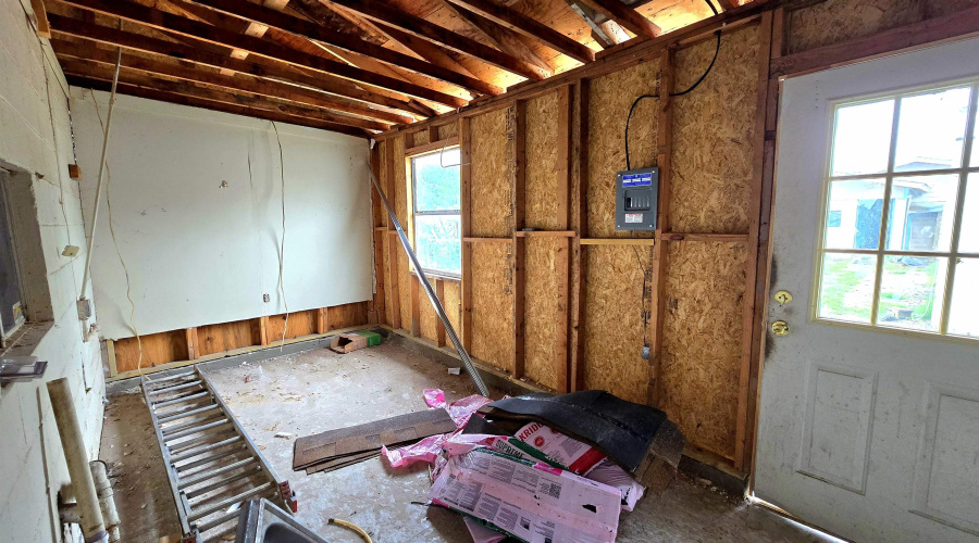 410 E Eistetter St, laredo, Texas 78041, 2 Bedrooms Bedrooms, 4 Rooms Rooms,2 BathroomsBathrooms,Residential,For Sale,410 E Eistetter St,20261861