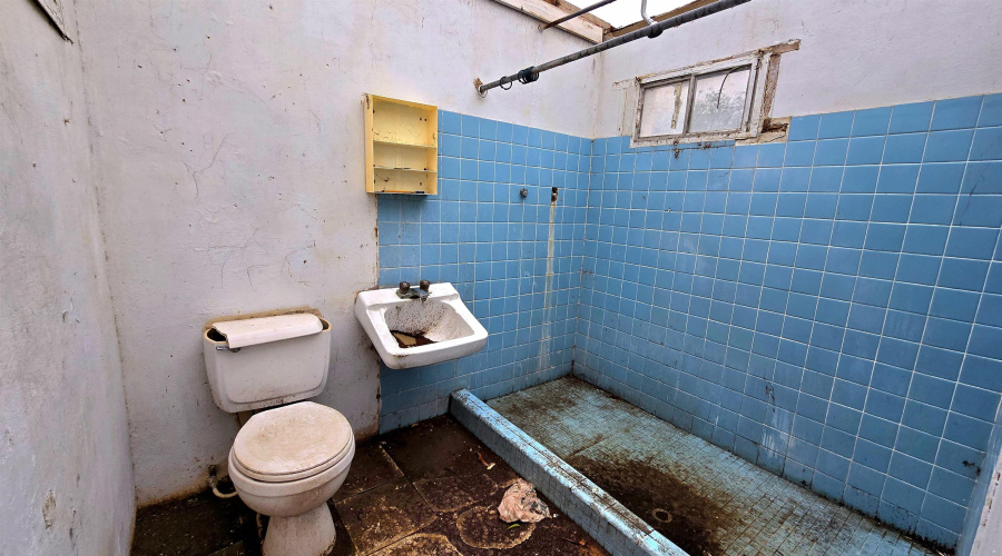 410 E Eistetter St, laredo, Texas 78041, 2 Bedrooms Bedrooms, 4 Rooms Rooms,2 BathroomsBathrooms,Residential,For Sale,410 E Eistetter St,20261861