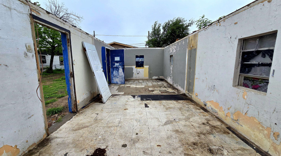 410 E Eistetter St, laredo, Texas 78041, 2 Bedrooms Bedrooms, 4 Rooms Rooms,2 BathroomsBathrooms,Residential,For Sale,410 E Eistetter St,20261861