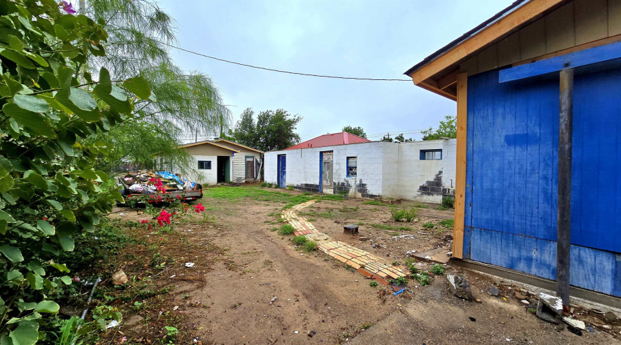 410 E Eistetter St, laredo, Texas 78041, 2 Bedrooms Bedrooms, 4 Rooms Rooms,2 BathroomsBathrooms,Residential,For Sale,410 E Eistetter St,20261861