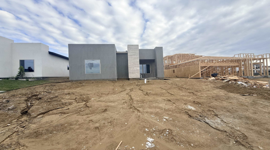 1210 Noyola Loop, Laredo, Texas 78046, 3 Bedrooms Bedrooms, 4 Rooms Rooms,2 BathroomsBathrooms,Residential,For Sale,1210 Noyola Loop,20261865