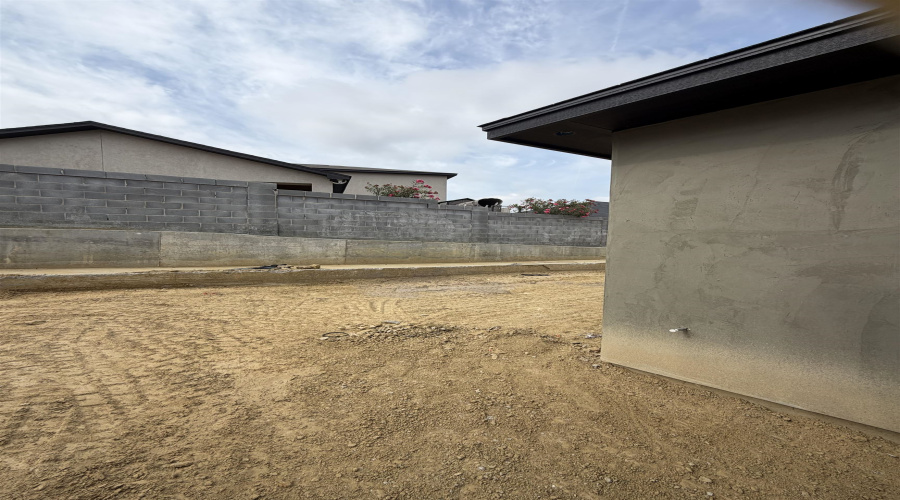 1210 Noyola Loop, Laredo, Texas 78046, 3 Bedrooms Bedrooms, 4 Rooms Rooms,2 BathroomsBathrooms,Residential,For Sale,1210 Noyola Loop,20261865