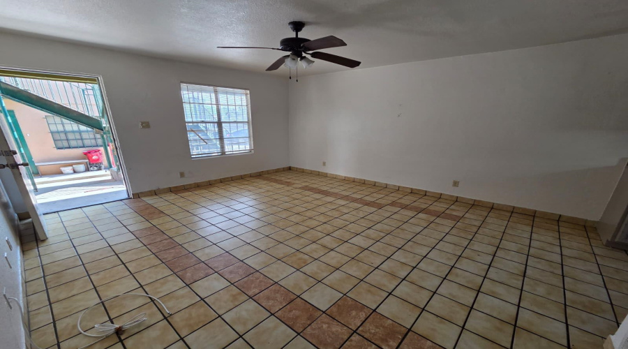 2704 Kearney St, Laredo, Texas 78043, 2 Bedrooms Bedrooms, 4 Rooms Rooms,1 BathroomBathrooms,Residential,For Rent,2704 Kearney St,20261866