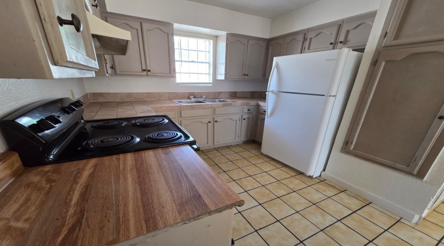 2704 Kearney St, Laredo, Texas 78043, 2 Bedrooms Bedrooms, 4 Rooms Rooms,1 BathroomBathrooms,Residential,For Rent,2704 Kearney St,20261866