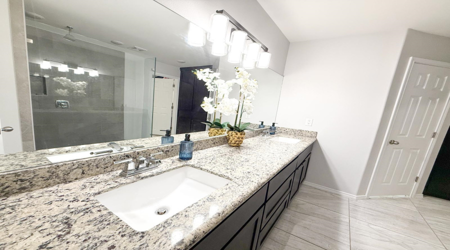 4226 Lorisa, Laredo, Texas 78046, 5 Bedrooms Bedrooms, 9 Rooms Rooms,3 BathroomsBathrooms,Residential,For Sale,4226 Lorisa,20261867